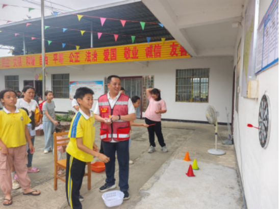 市审计局组织开展乡村童趣嘉年华活动